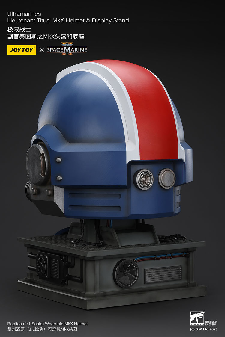 Ultramarines Lieutenant Titus' MKX Helmet & Display Stand - view 2