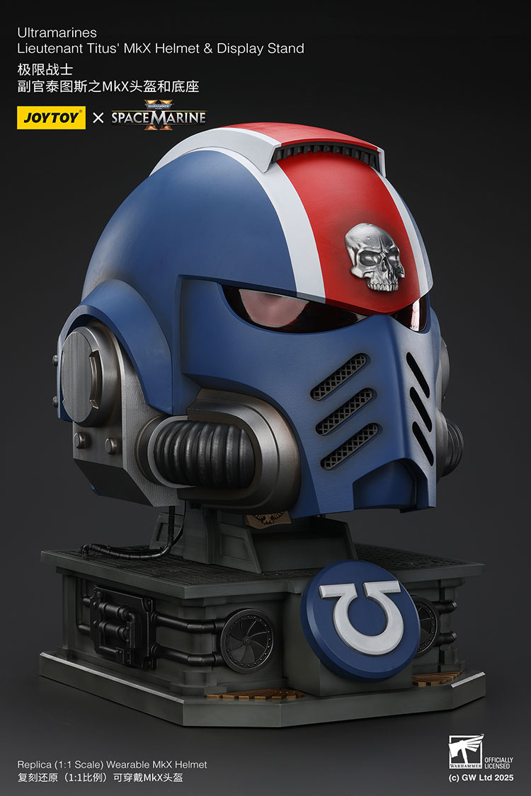 Ultramarines Lieutenant Titus' MKX Helmet & Display Stand - view 4