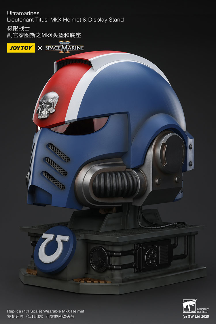 Ultramarines Lieutenant Titus' MKX Helmet & Display Stand - view 5