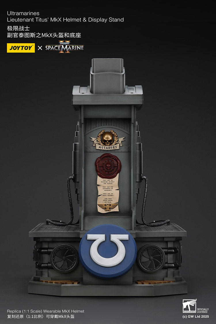 Ultramarines Lieutenant Titus' MKX Helmet & Display Stand - view 9