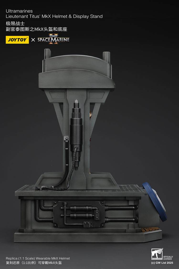 Ultramarines Lieutenant Titus' MKX Helmet & Display Stand - view 11
