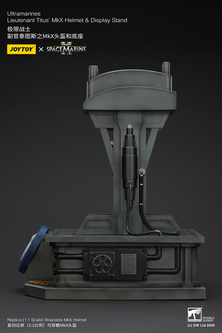 Ultramarines Lieutenant Titus' MKX Helmet & Display Stand - view 12