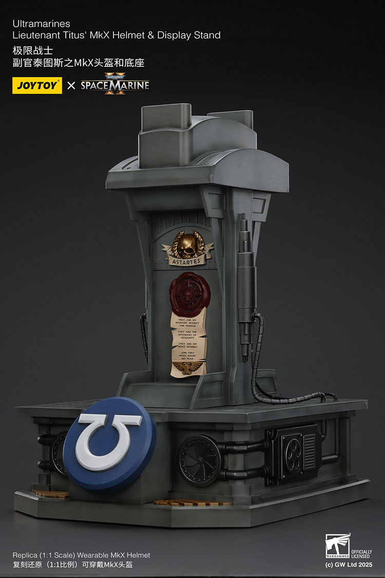 Ultramarines Lieutenant Titus' MKX Helmet & Display Stand - view 15